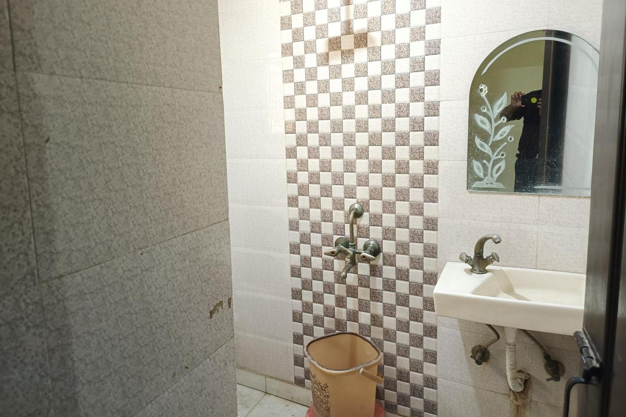 Spot Inn Hostel Νέο Δελχί Εξωτερικό φωτογραφία