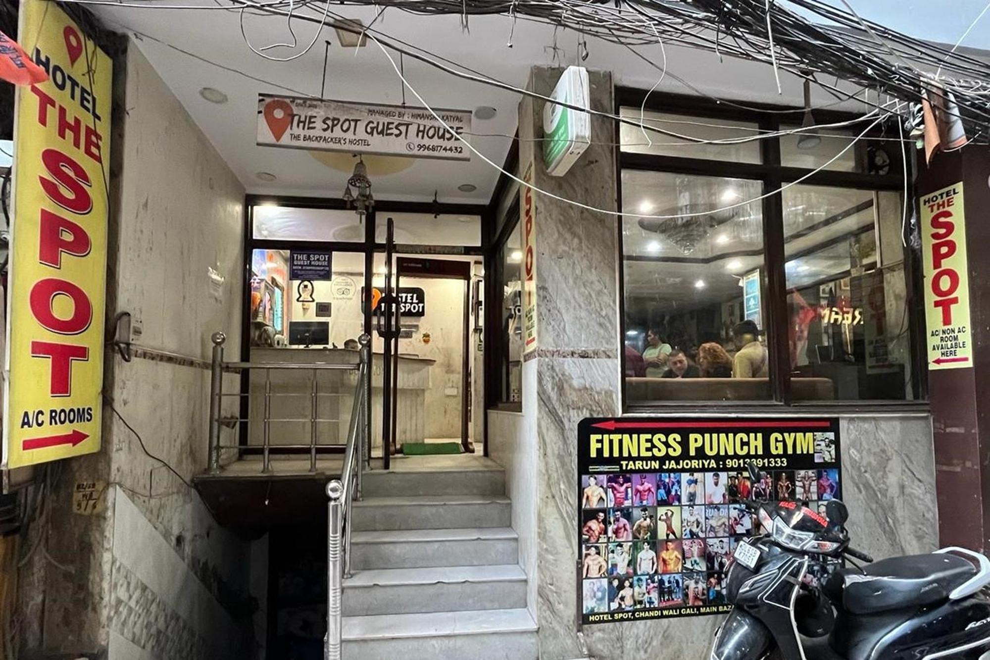 Spot Inn Hostel Νέο Δελχί Εξωτερικό φωτογραφία
