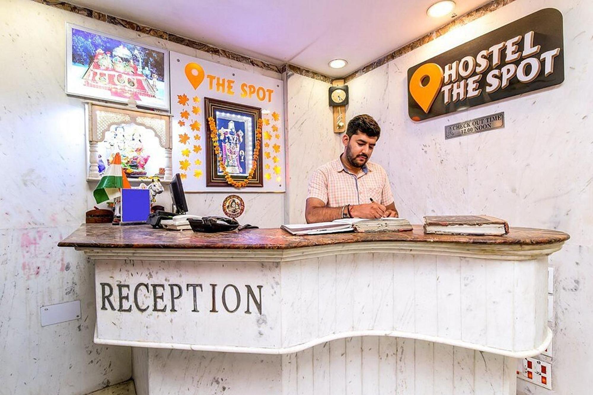 Spot Inn Hostel Νέο Δελχί Εξωτερικό φωτογραφία