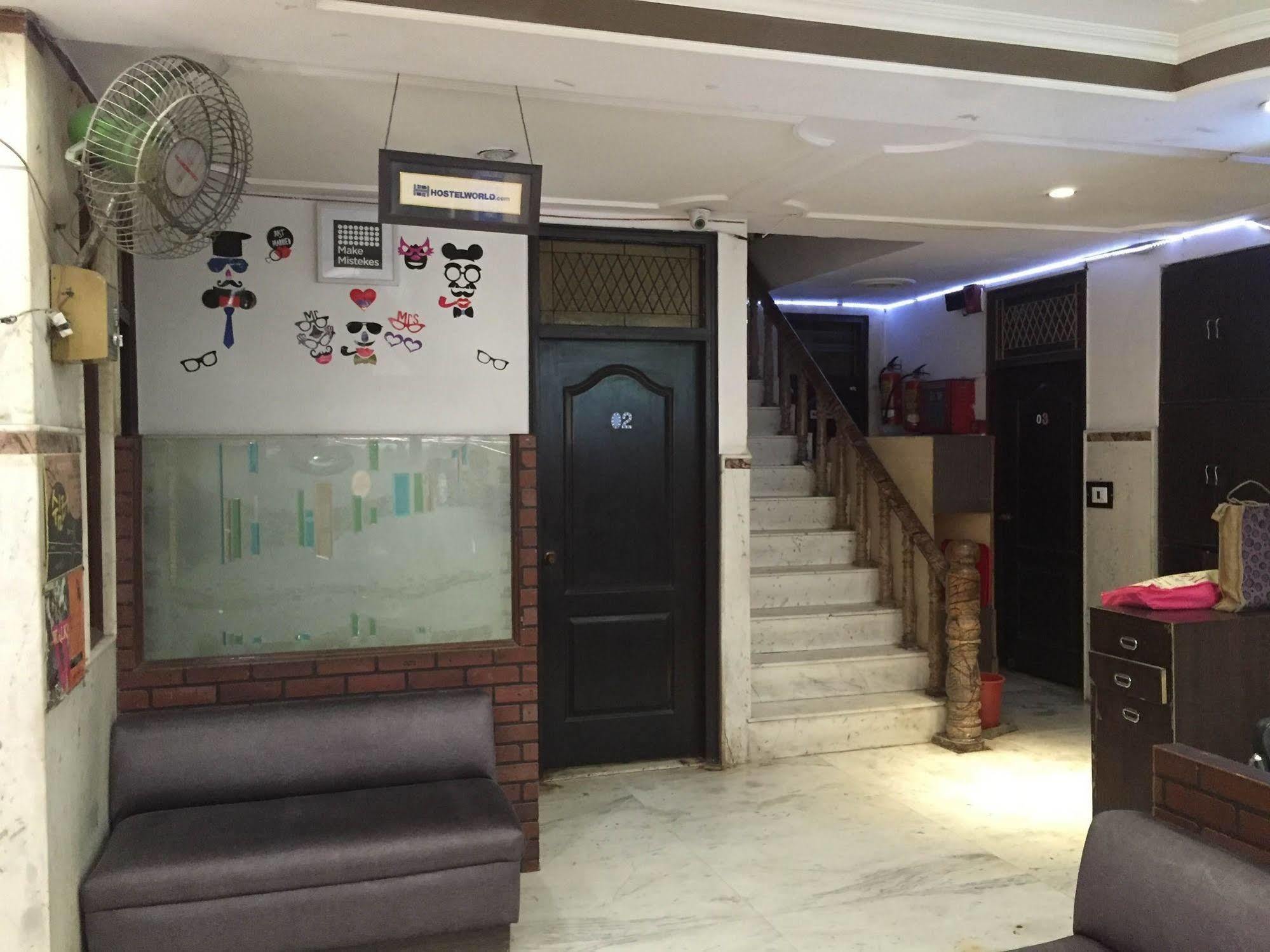 Spot Inn Hostel Νέο Δελχί Εξωτερικό φωτογραφία